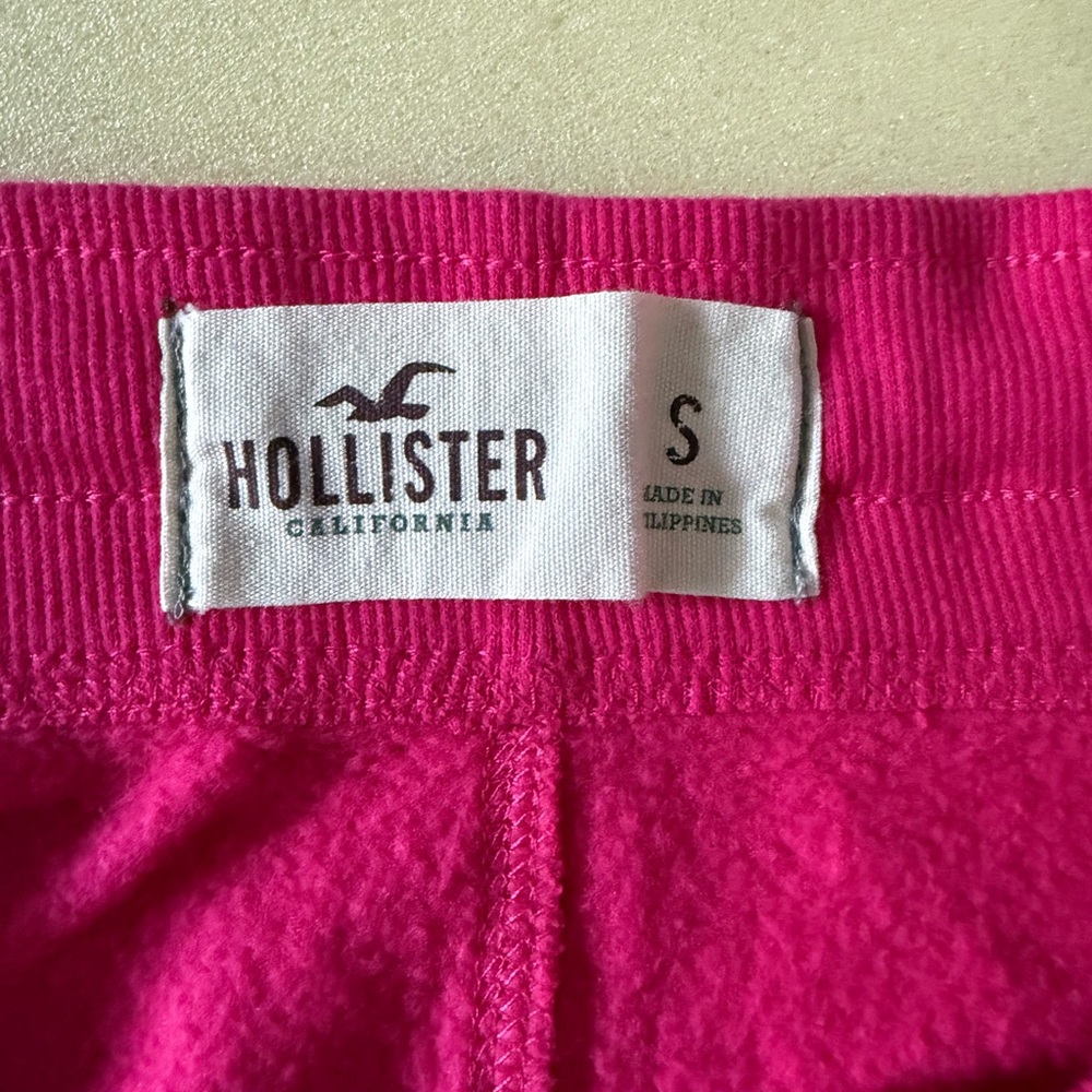 Hollister Women's Fuchsia Athletic Shorts (Small) - Picture 5 of 7